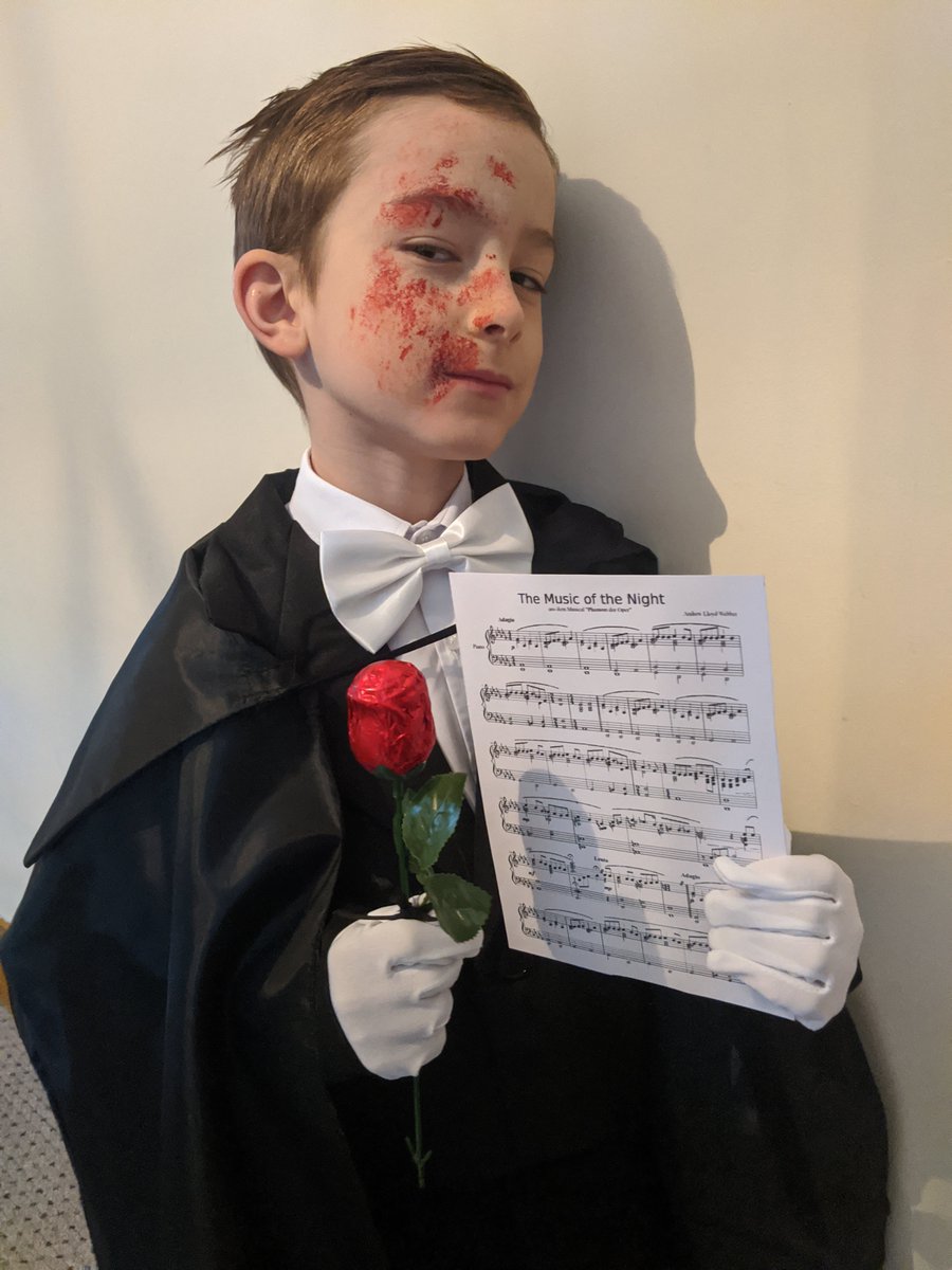 ShellB_Official's tweet image. My very own @PhantomOpera @PhantomBway @POTOworldwide 
#BreakingHearts #WorldBookDay2020 #Heartbreaker #Phantom ❤️
