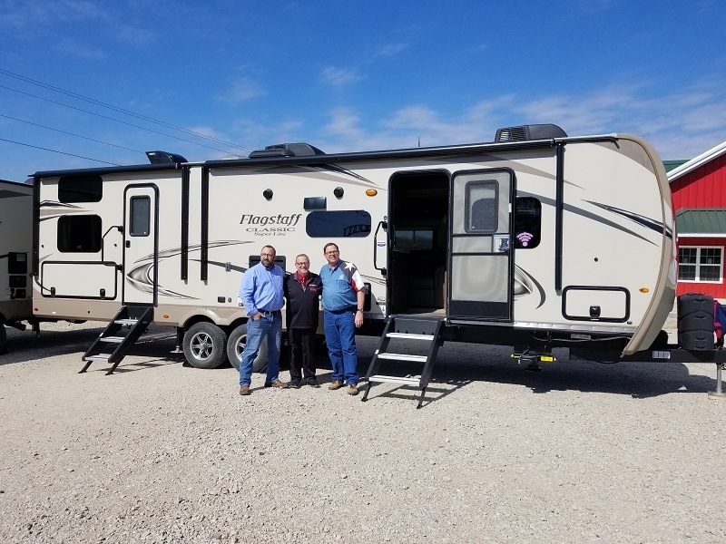 RVCareers's tweet photo. RV techs in training appreciate demonstrations and lectures, but hands-on practice is THE way to learn! According to Ron Hoover of @RHCNorthHouston, “the better trained they are, the faster they can diagnose and repair RVs. Everyone wins." #RVTechtraining https://t.co/dT3HDfrpP1 https://t.co/ClLhn2RXul