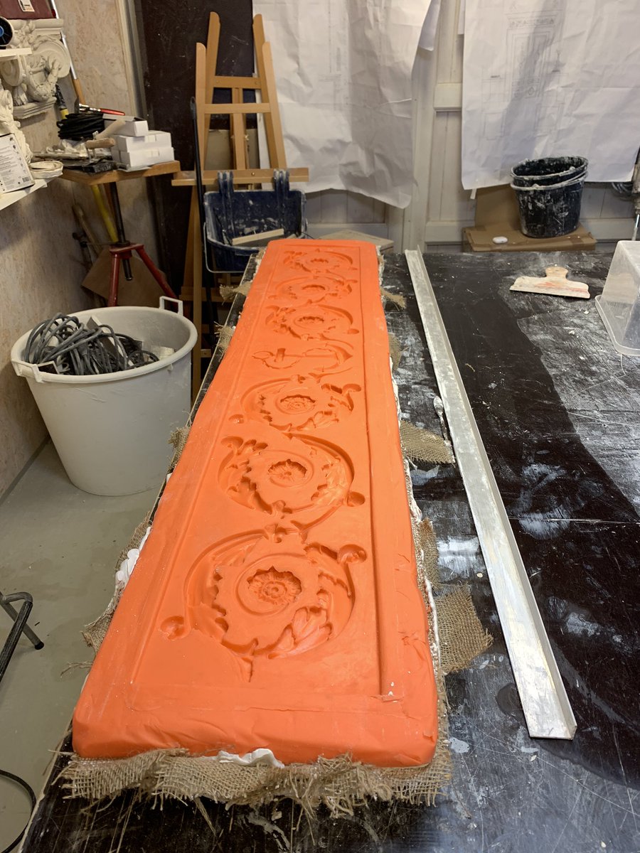 stuczardoni's tweet photo. Boetseer werk gedaan voor een opdrachtgever in Amsterdam, mal van gemaakt en gietstukken plaatsen.
#calcast @TriAl_Afbouw #handwerk https://t.co/SMoTgBBXGS