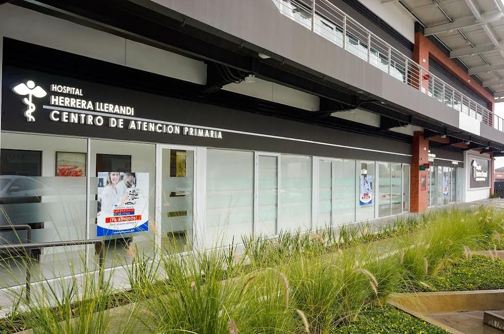 AyGuate's tweet photo. Recientemente se inauguró el centro de atención primaria de Hospital Herrera Llerandi, en Condado Naranjo. Para enterarte de más lee la nota ➡ https://t.co/iC6zv6Vp3x https://t.co/BVGw6QRE5I