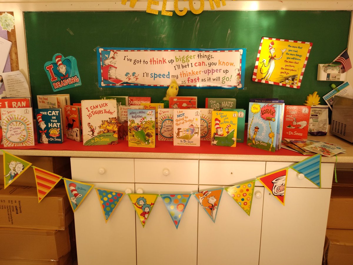 MrsSmithLibrary's tweet photo. #GuestReaders filled the school today! Thank you to parents, staff, retired teachers, board members and our local police who shared their loved of reading to @Folwellfamily @mthollyschools #ReadAcrossAmericaWeek2020 https://t.co/JmbnvxIsz4