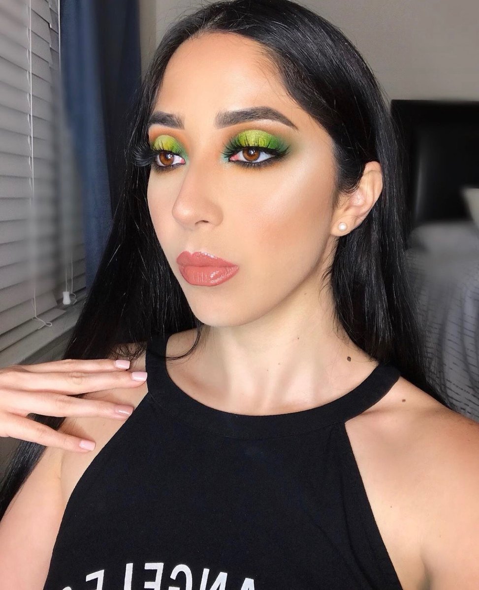 CityColorBeauty's tweet photo. #CityBabe @apbeautymua did not come to play with y'all she went off in our #LaPina Palette! 💚🍍 This look is 🔥
•
•
•
•
•
#CityColorCosmetics #CityColor #CityColorFam #CityFam #CityColorClique #LaPinaPalette #PinaPalette #SpringLooks #SpringMakeup https://t.co/KGHihXDNH5