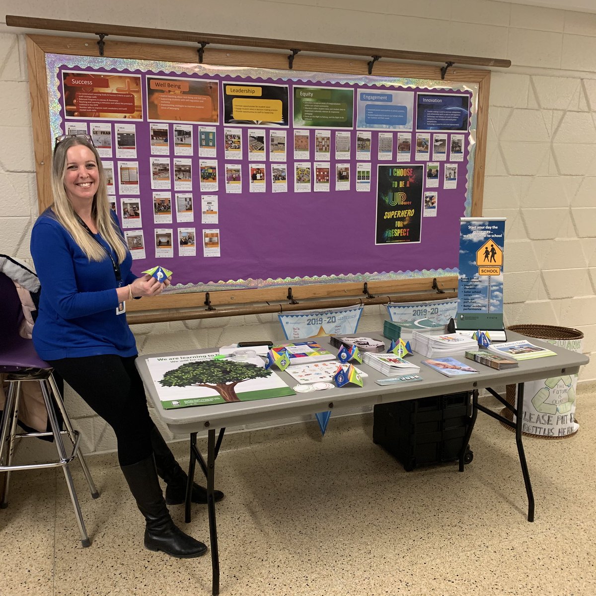 UxbridgePS's tweet photo. Student Voice Club Active Transport Committee and Public Health Nurse Rushak sharing information with Families at the FamJam about being healthy and active! #DDSBEngagement https://t.co/daMOBKbALg