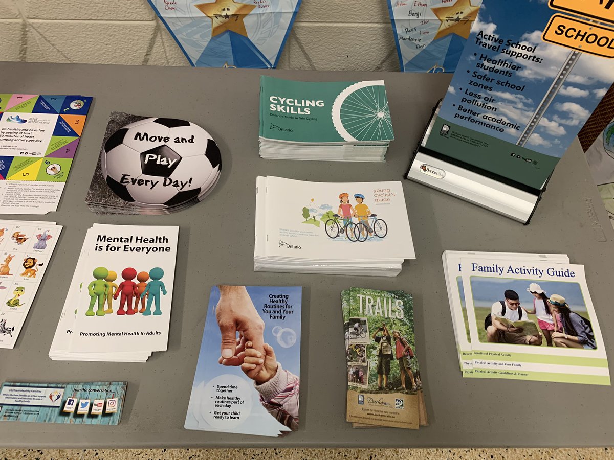 Student Voice Club Active Transport Committee and Public Health Nurse Rushak sharing information with Families at the FamJam about being healthy and active! #DDSBEngagement