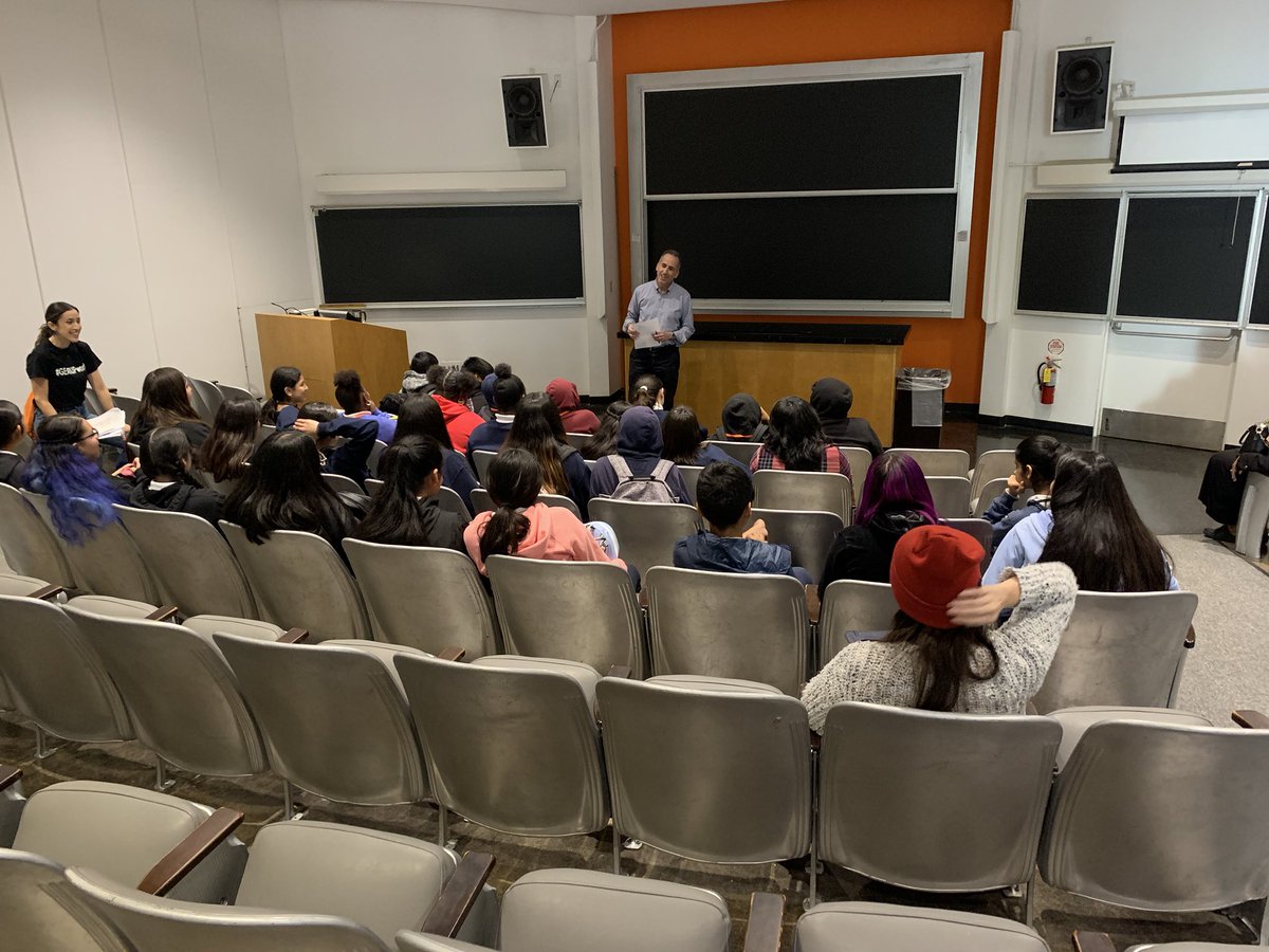 Marketing Dir. of <a href="/Occidental/">Occidental College</a> chatting with <a href="/GEARUP4LA/">GEAR UP 4 LA 🎓</a> students from LAUSD John Adams middle school - what are your college dreams? #gearupworks #bettermakeroom <a href="/Monica4LA/">Mónica García</a> <a href="/RepJimmyGomez/">Rep. Jimmy Gomez</a> <a href="/LASchools/">Los Angeles Unified</a>
