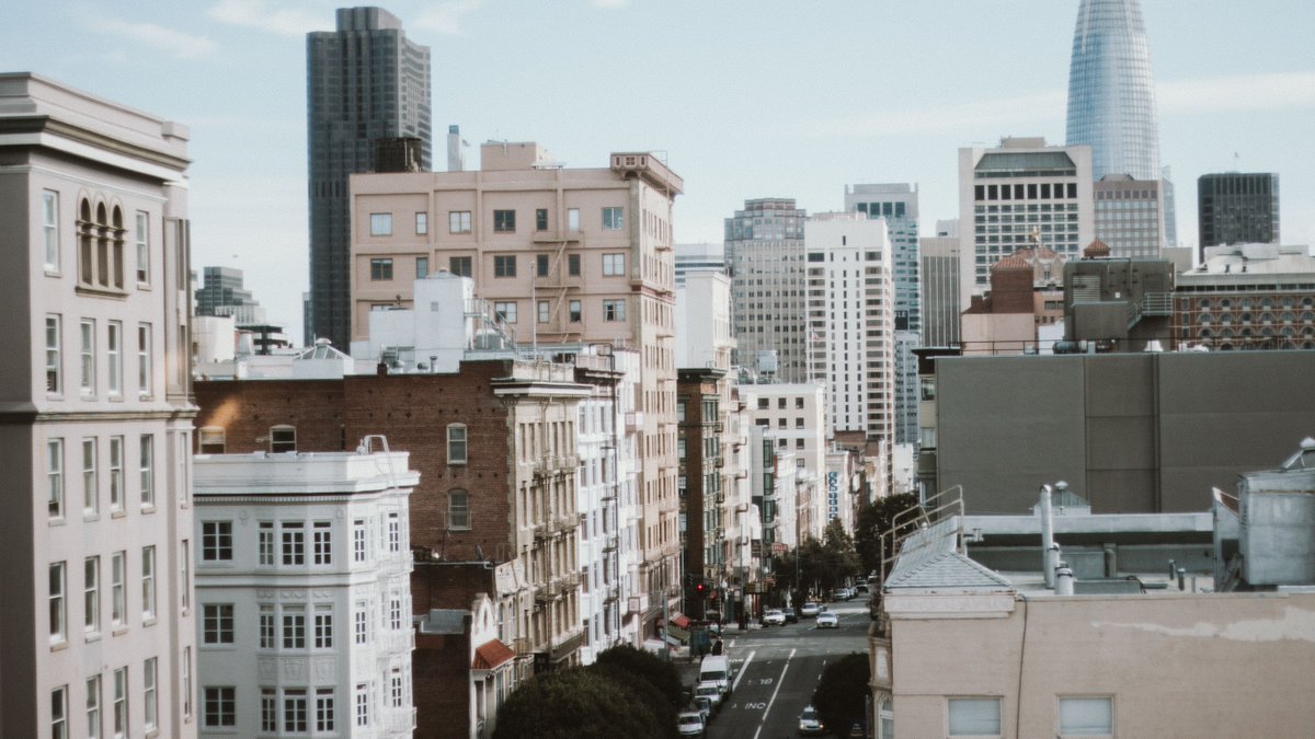 Experience #SanFrancisco’s diversity, culture, and beautiful scenery with a stay at Nob Hill’s Hotel Carlton, a boutique hotel that’s equally eclectic, laid-back and eco-friendly. Learn more: bit.ly/32fmZwB