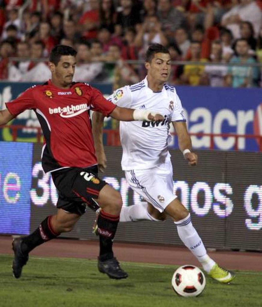 ✍🏻 Una dècada després d’aturar a <a href="/Cristiano/">Cristiano Ronaldo</a>, a la fi és blaugrana...del #Poblense!!! 

💪🏻 Benvingut, Pau Cendrós!!! 🔵🔴