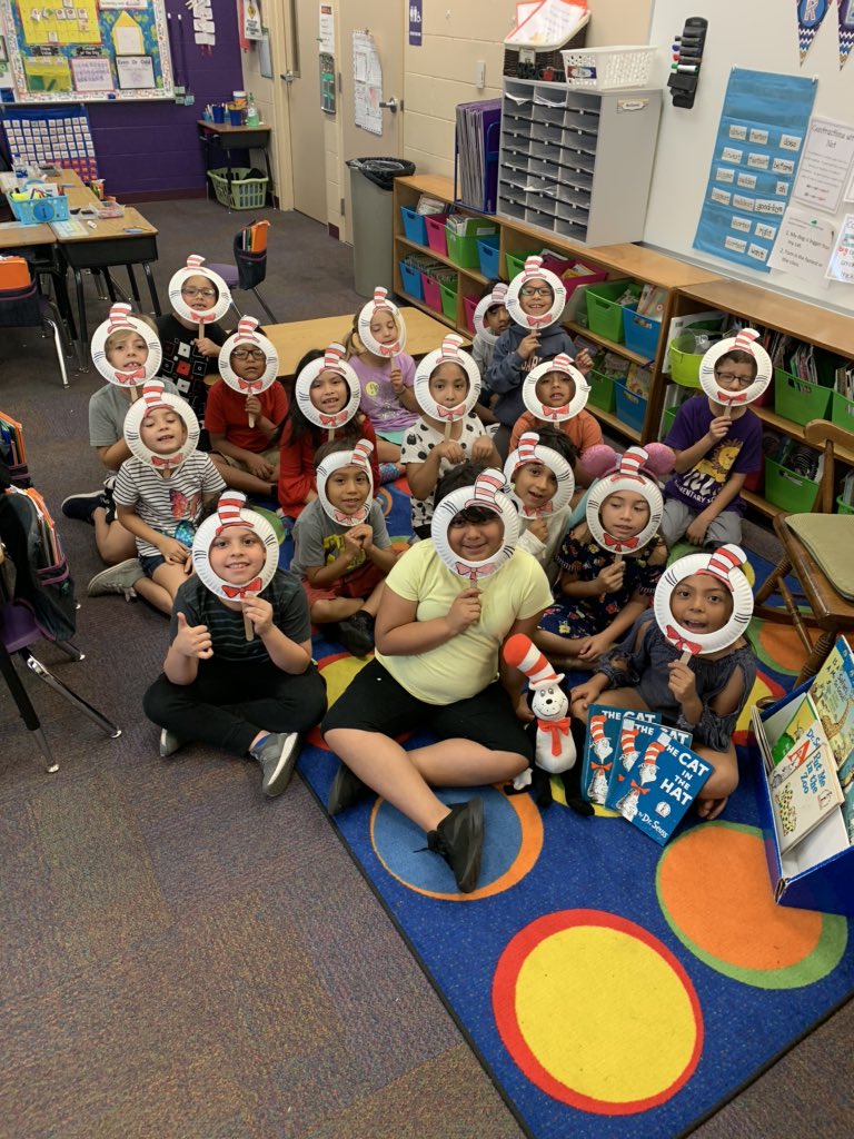 Cat in the Hat Day! ❤️🖤#DrSeussweek <a href="/VillasElem/">Villas Elementary</a>