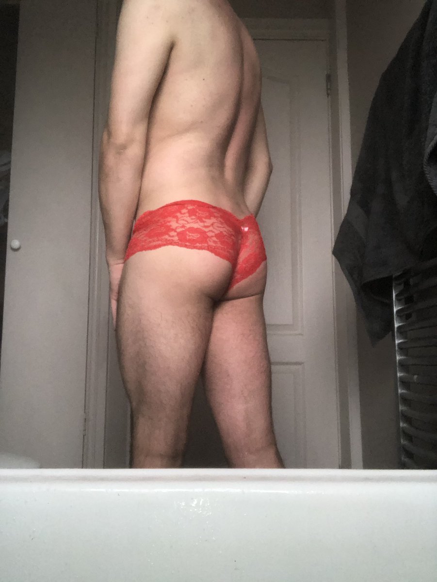 ThirstyHung's tweet photo. I neee more attention so I git some boy Frenchies #peachyboybutt #topsthatbottom https://t.co/paw6BXbMCI