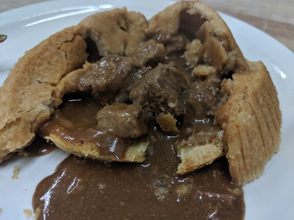 BPBakery's tweet photo. #BritishPieWeek2020
Just cut into a steak & ale, fresh out the oven🍺
Thanks to @TypicalBritTO for giving me a 'reason' to scoff down a pie for 'work'😂
🇬🇧🇬🇧🇬🇧🇬🇧🇬🇧🇬🇧🇬🇧🇬🇧 https://t.co/SF7MTqOT73