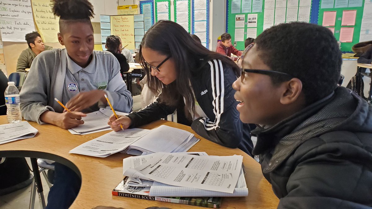 CityKnollMS's tweet photo. During #CivicsWeek 8th grade students analyzed and discussed the election process using resources from @icivics #CivicsForAll https://t.co/DtaGNsJ2Jb