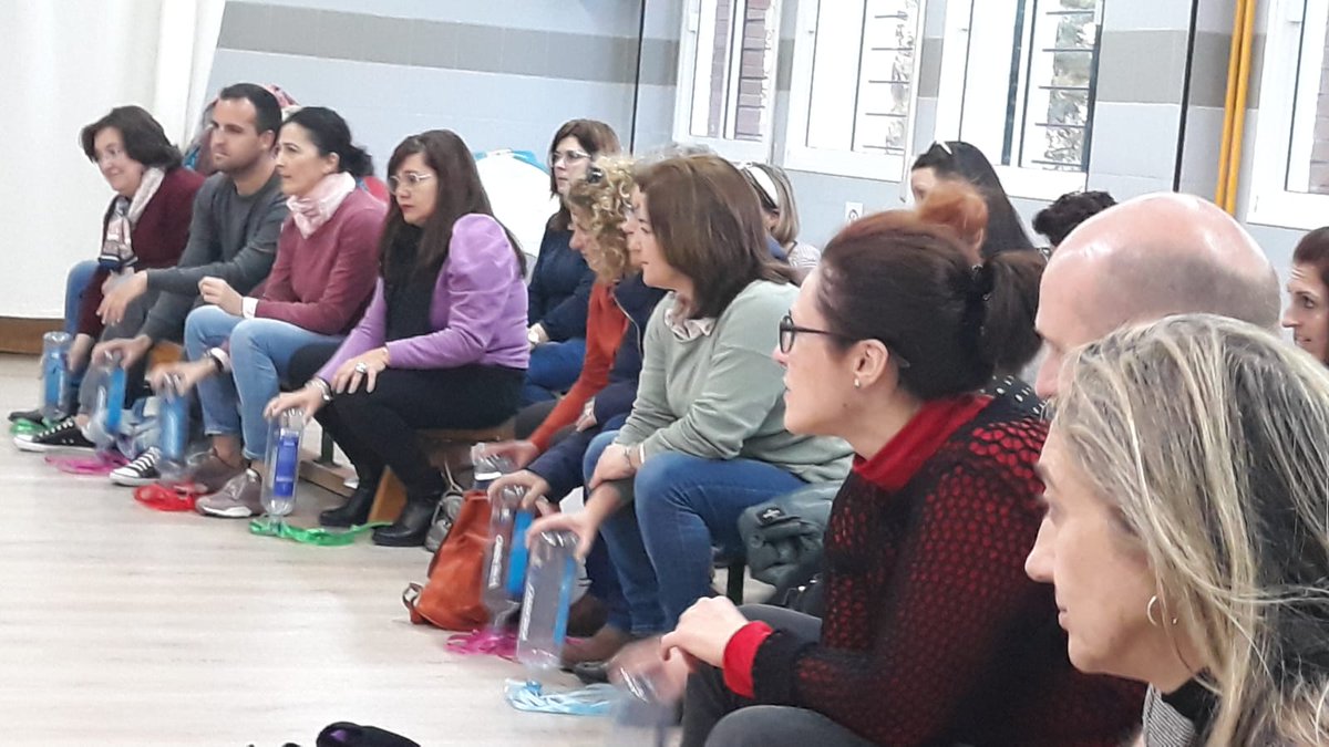 ceparacena's tweet photo. Viviendo y sintiendo el #Flamenco en la #JornadaProvincial de Huelva: #Flamencoeducacion @ceparacena @cepbollullos @cepdehuelva @FormacProfAnd https://t.co/3qh0FYsyKU