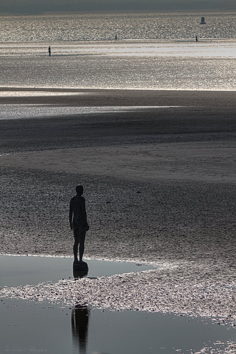 c2seven's tweet photo. #OUStudentsOnTour @OpenUniversity out for a bit of lovely fresh air today so took in a bit of Anthony Gormley #AnotherPlace at Crosby https://t.co/QLmFtf7oIh