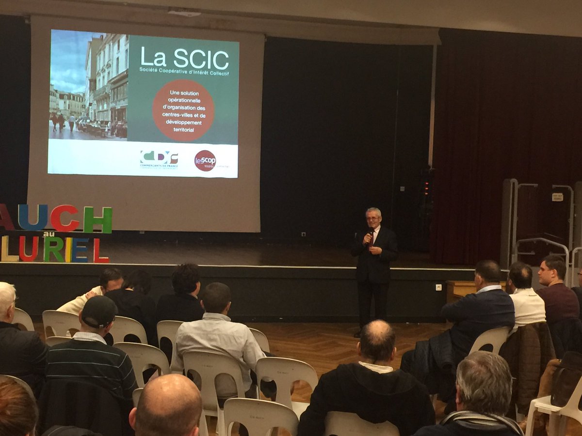 SPoublan's tweet photo. Mot d introduction Christophe Loizon #auchaupluriel  conférence animée par Francis PALOMBI Président Confédération des Commerçants indépendants de France #proximité #scic #osons https://t.co/sRuX46jpcY