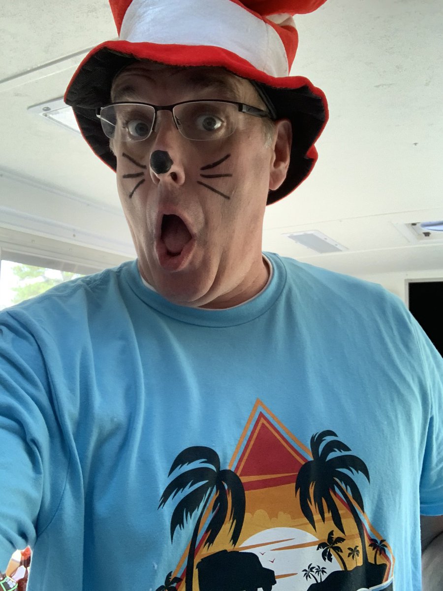 Getting ready to sling some ice!! #konaice 🍧