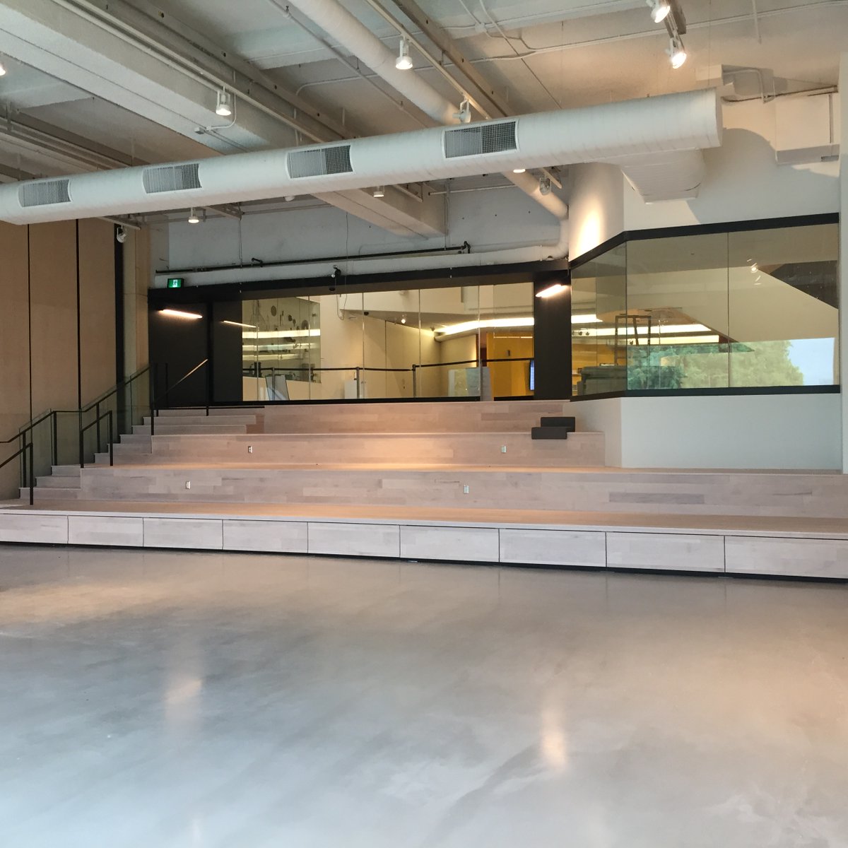 AveiroConstruct's tweet photo. Last night at the Don Smith Commercial Construction Awards - Aveiro Constructors received an award for Institutional Renovation Building Achievement for the Museum London, Centre at the Forks 🎉. #award #constructionproject #achievement #soproud #teamworkmakesthedreamwork https://t.co/iDRaMGByay