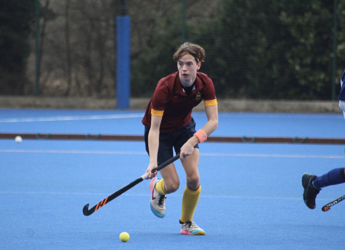 Reptonhockey's tweet photo. Results after a busy day of Cup fixtures:
Boys 1st XI 3-3 v Reeds (3-5 aps)
Girls 1st XI 1-0 v Dean Close
Boys U16 7-1 v Oakham 

🏆Girls 1sts progress to National Semi Final and Boys U16s to National Quarter Final🏆

Thanks to all our visitors for some great games https://t.co/stLNTTce8I