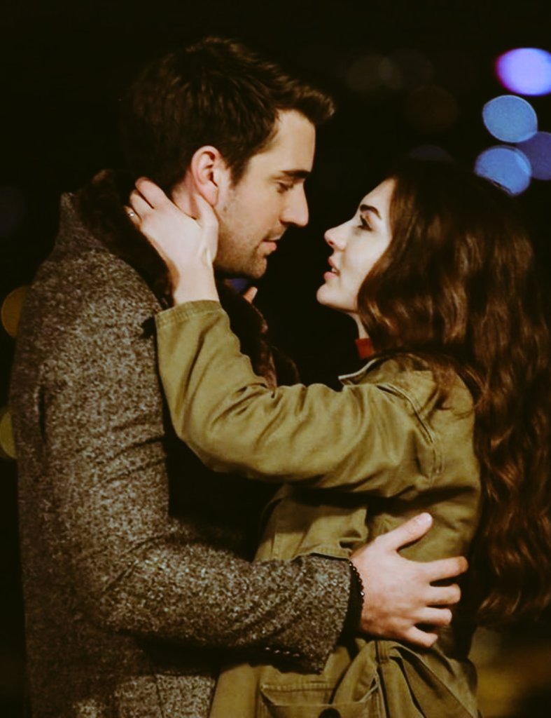 Shamshieel's tweet photo. Hasret oldu, ayrılık oldu
Hüzünlere bölündü saatler
Gördüm akan iki damla yaş
Ayrılık da sevgiyle beraber
#AyKer #SonBirŞansİstiyorum https://t.co/OphNmwwR6f