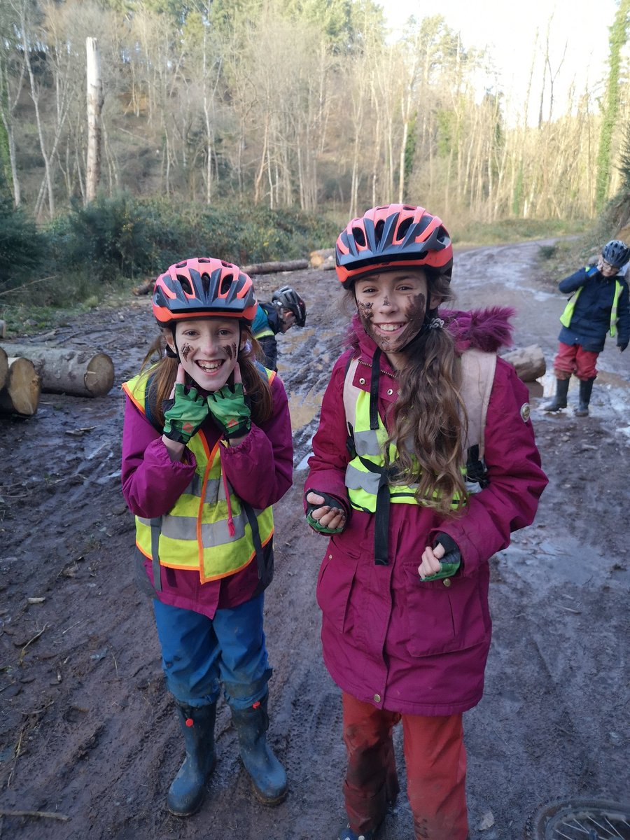 gladstonebarry's tweet photo. Covered in mud and exhausted! The Blennies had a wonderful afternoon π΄ββοΈ #Stackpole2020 #Blennies #mountainbiking https://t.co/2n0wIp8V5l