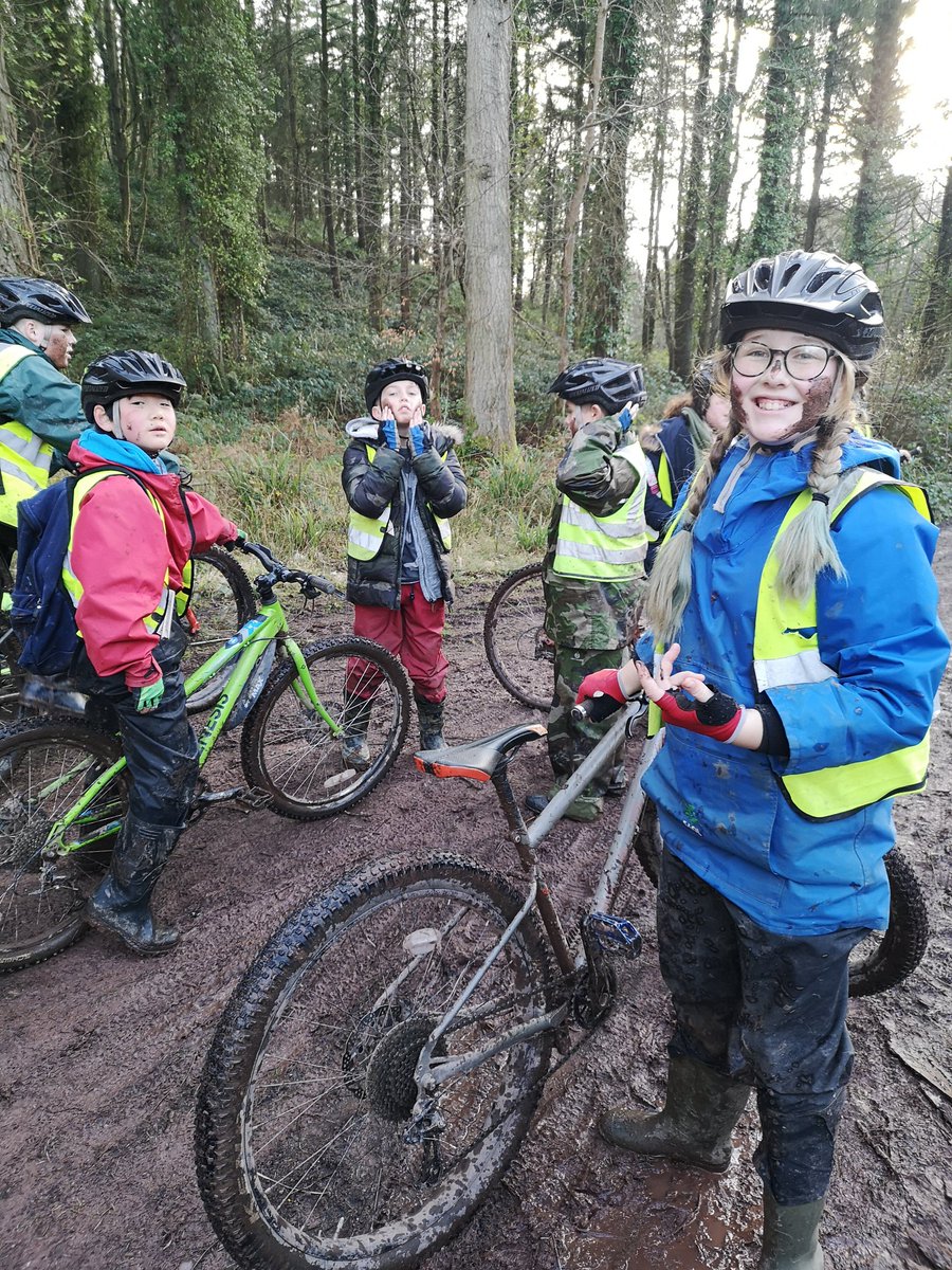 gladstonebarry's tweet photo. Covered in mud and exhausted! The Blennies had a wonderful afternoon π΄ββοΈ #Stackpole2020 #Blennies #mountainbiking https://t.co/2n0wIp8V5l