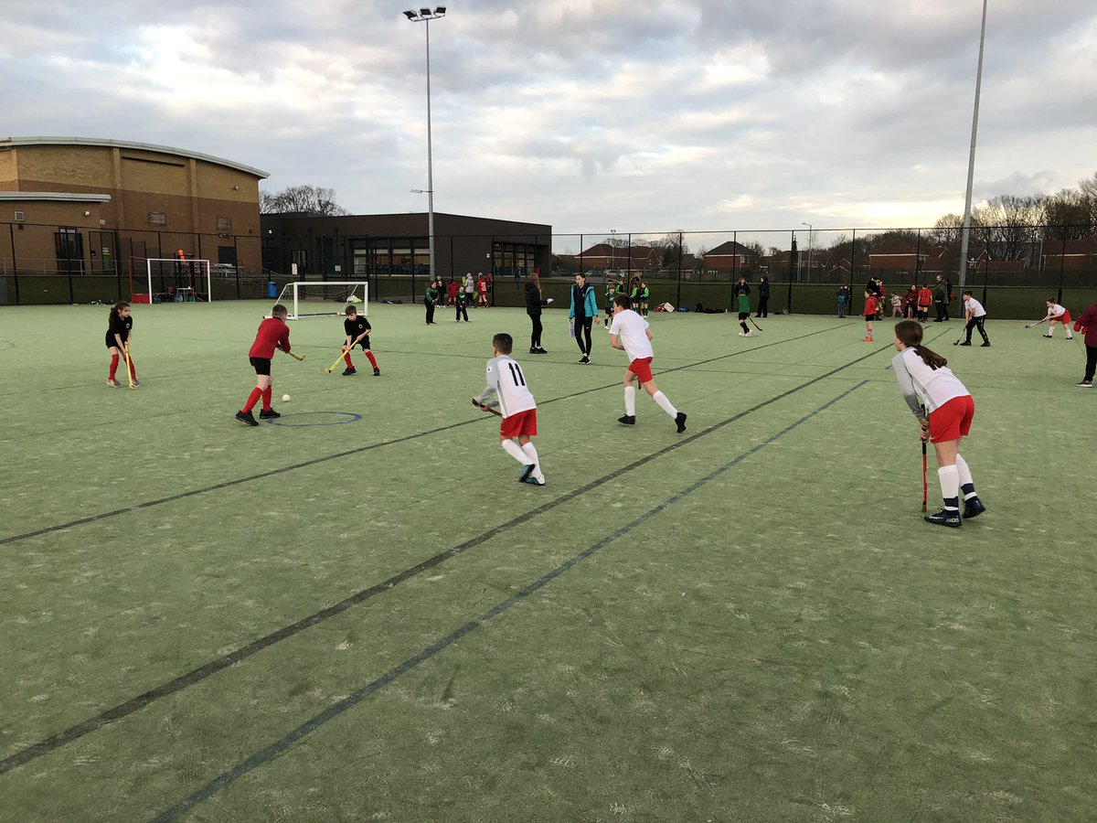 Mr_Woodrow2's tweet photo. A great night of hockey for the Year 5/6 team. Played 4, won 4!! @BalshawLaneCPS @ChorleySSP https://t.co/e1qAUUKVRp