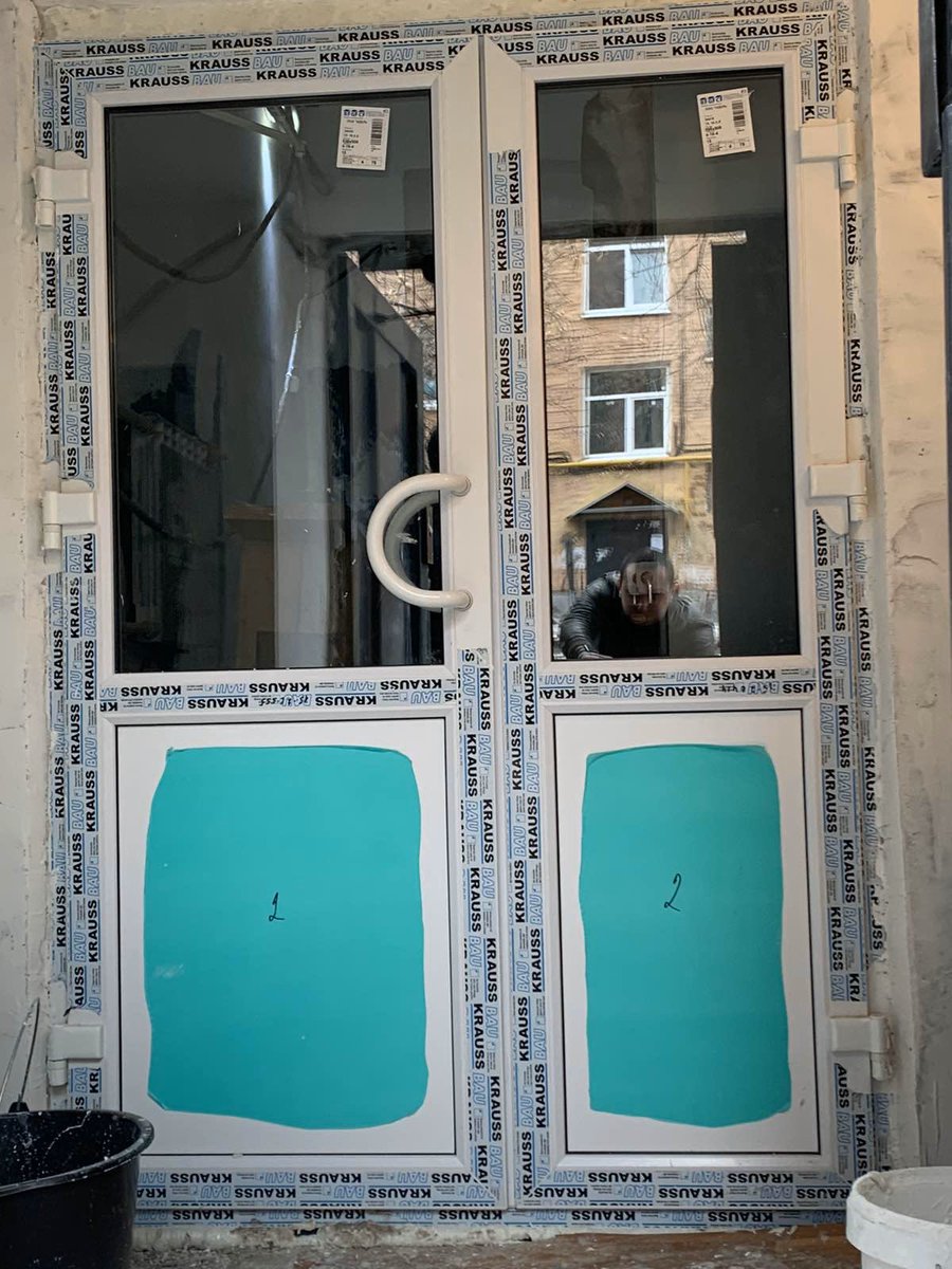 qmxt2b40XmbETBM's tweet photo. Первомайская,24!!! По суду получены денежные средства по статье «текущий ремонт»⚒ от УК ЖКС!!! Жители приняли решение на ОСС отремонтировать все пять подъездов!!! Процесс пошёл!!! https://t.co/RPt6y7nAGW