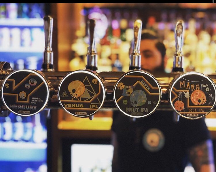 HOS_Cardiff's tweet photo. We have liftoff!!! π
The first of our @beavertownbeer Intergalactic Eight beers are pouring now! π§π»βππ§π»βππͺ
-
Hurry up, because once theyβre gone theyβre gone! π»
#HeadOfSteam #Cardiff #Caerdydd #Beavertown #IntergalacticEight #BirthdayBeers #CollaborationBeers #CraftBeer https://t.co/XSqbVGErAB