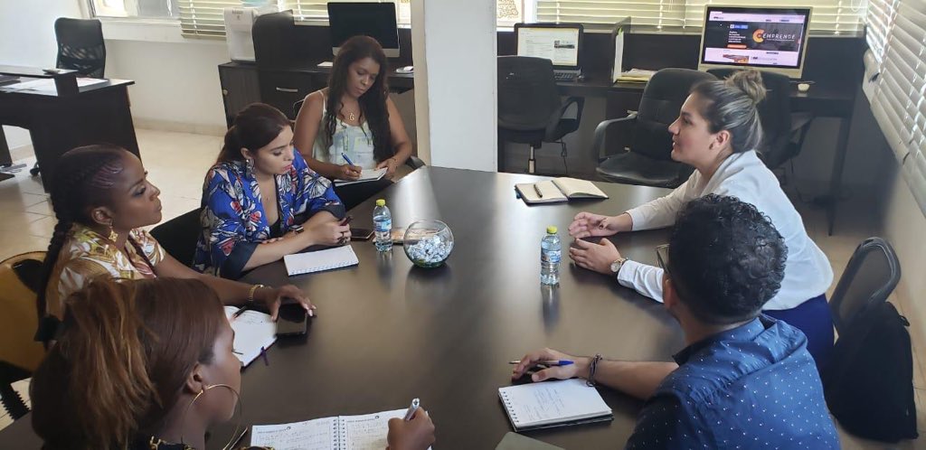 InnpulsaCol's tweet photo. Estamos trabajando en conjunto con la Cámara de Emprendimiento y Comercio Cultural Afro @ANECAFNEWS en cabeza de @JamesBiuzaV donde construiremos la base de lo que será el programa de moda, beneficiando a los emprendedores en condición de vulnerabilidad y víctimas del conflicto. https://t.co/Vb2OZIaiPj