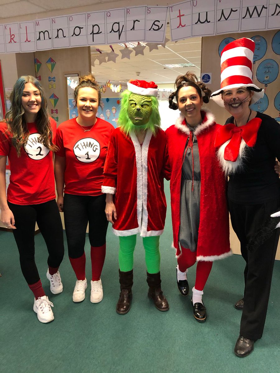 Battyeford's tweet photo. We had a great World Book Day in 2M! I think The Grinch &amp; The Cat In The Hat fruit kebabs were a hit! 🐱 🎩 🎅🏼 📚 https://t.co/psjVn0mIz0