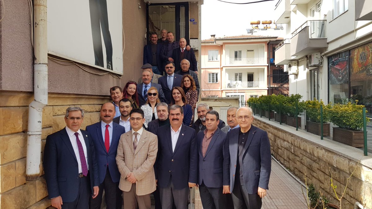 chpgaziantepil's tweet photo. İl Başkanımız Hayri Sucu ve Yönetim Kurulu Üyelerimize hayırlı olsun ziyaretine gelen;

İyi Parti Gaziantep İl Başkanı Sayın Oğuz Hocaoğlu ve Yönetim Kurulu Üyelerine nazik ziyaretlerinden ötürü teşekkür ederiz. https://t.co/RKioWSIDXJ