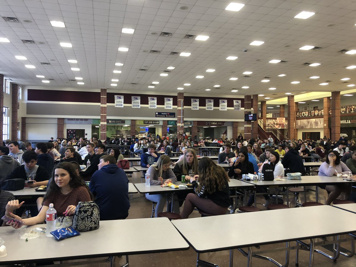 MHSClassof20221's tweet photo. We had an amazing time hosting Kahoot with you guys! Hope you enjoyed! #MHSCO22 https://t.co/IXigSc8Or5