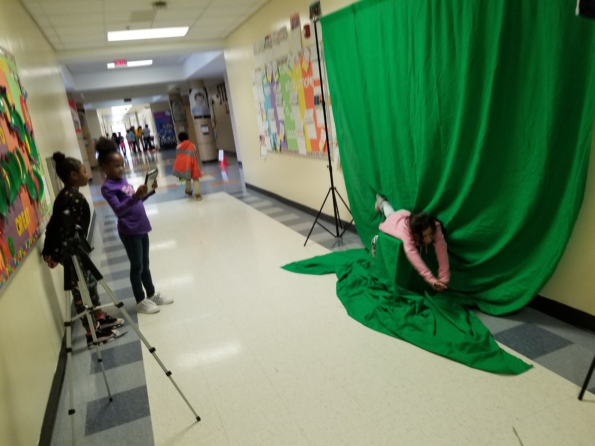 DoInkTweets's tweet photo. RT @drhogans7320: Read Across America Theme: Oh The Places You Will Go! What will you be when you grow up? 1st graders will work in video production and programming! @DoInkTweets https://t.co/ksi6C0h8aP #doink #greenscreen #everyonecancreate