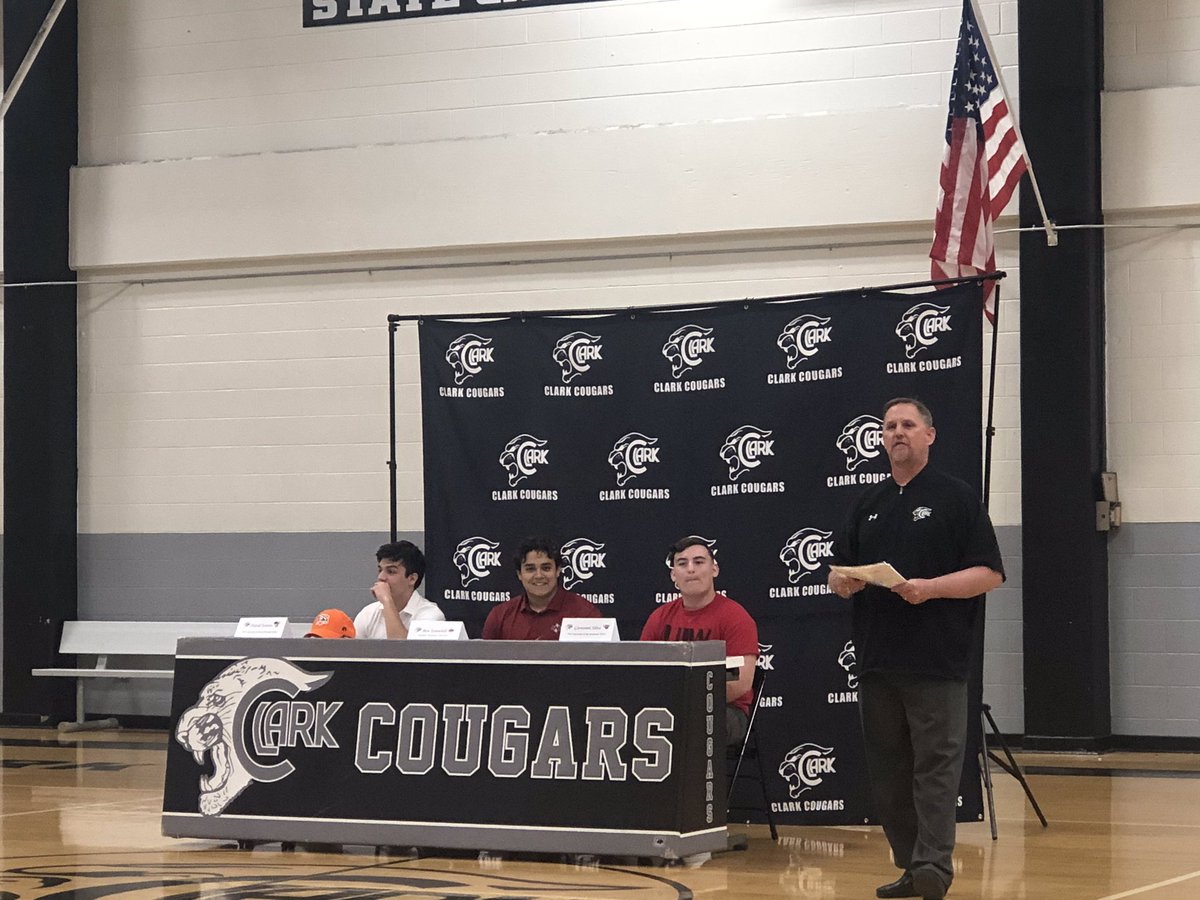 FbCougar's tweet photo. Congrats guys! We are extremely proud of y’all and happy for you.
David Santos QB - @UTPBFootball 
Ben Tannehill FB/DT - @SNUFootball 
Gio Silva OT - @UIWFootball https://t.co/TFovVls5uy