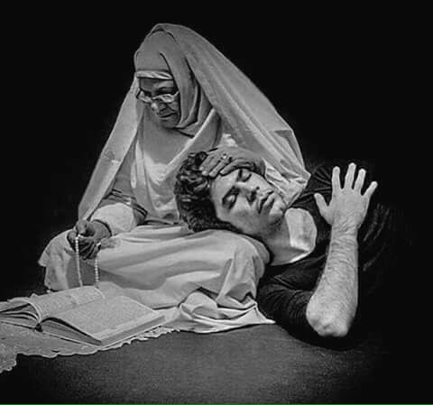 "مرضتُ يوماً فنام الجميعُ وبقيت أُمي."❤️