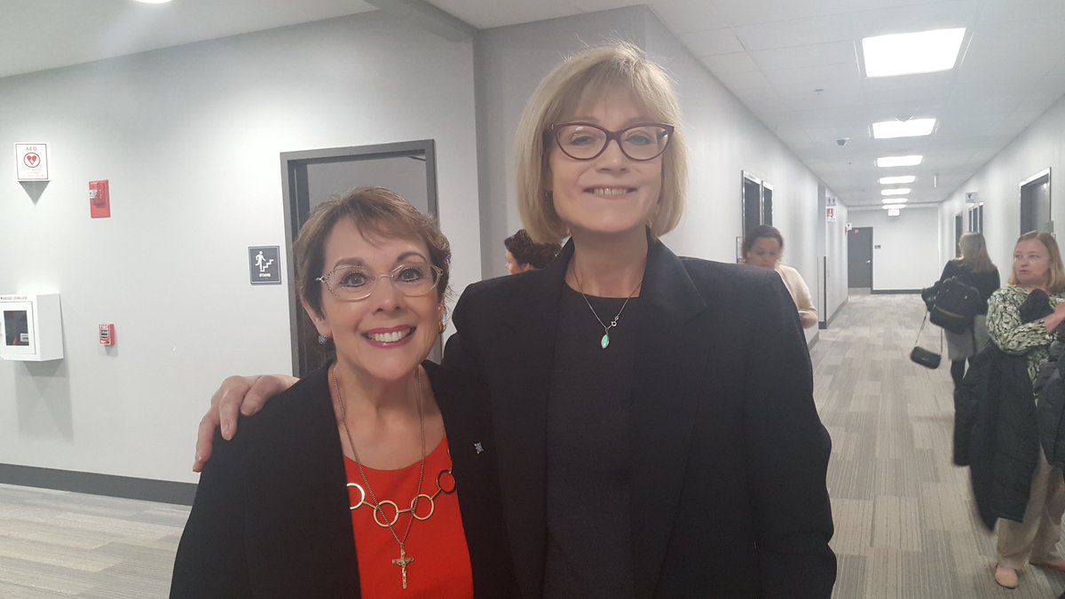 lga177's tweet photo. Appreciate Jan Murphy, CEO, St. Vincent Charity  Medical Center, at the March 4 GCONL meeting talking about her career in nursing and executive leadership in NEO. An inspiration to us all! https://t.co/uC4MXW8IgP