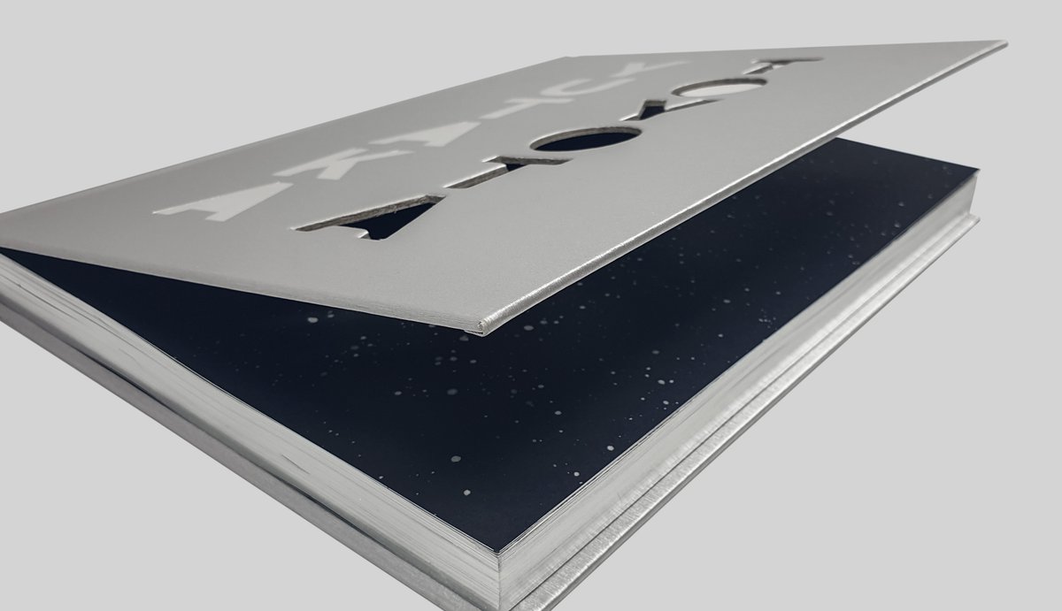 ipsisgrafica's tweet photo. Temos expertise em Livros com diversos acabamento especiais: capa dura, brochura costurado e fresado, costura aparente, papelão sobreposto, capa flexível, lombo-solto, pintura lateral,, todos 100% produzidos dentro da empresa.
Portfólio: https://t.co/aLdb3sSZnx
#artedeimprimir https://t.co/qNaXGONU09