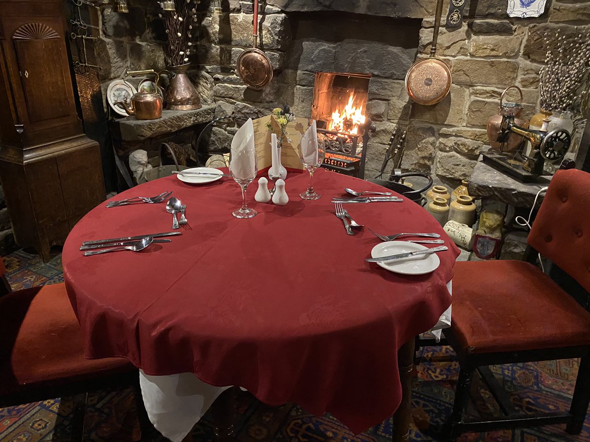 RoseButton1958's tweet photo. I don’t mind if I do. #lioninn #blakey #northyorkmoors https://t.co/3u1YFBkNcR