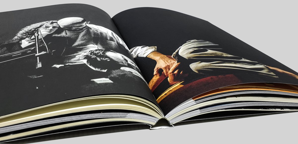 ipsisgrafica's tweet photo. Temos expertise em Livros com diversos acabamento especiais: capa dura, brochura costurado e fresado, costura aparente, papelão sobreposto, capa flexível, lombo-solto, pintura lateral,, todos 100% produzidos dentro da empresa.
Portfólio: https://t.co/aLdb3sSZnx
#artedeimprimir https://t.co/qNaXGONU09