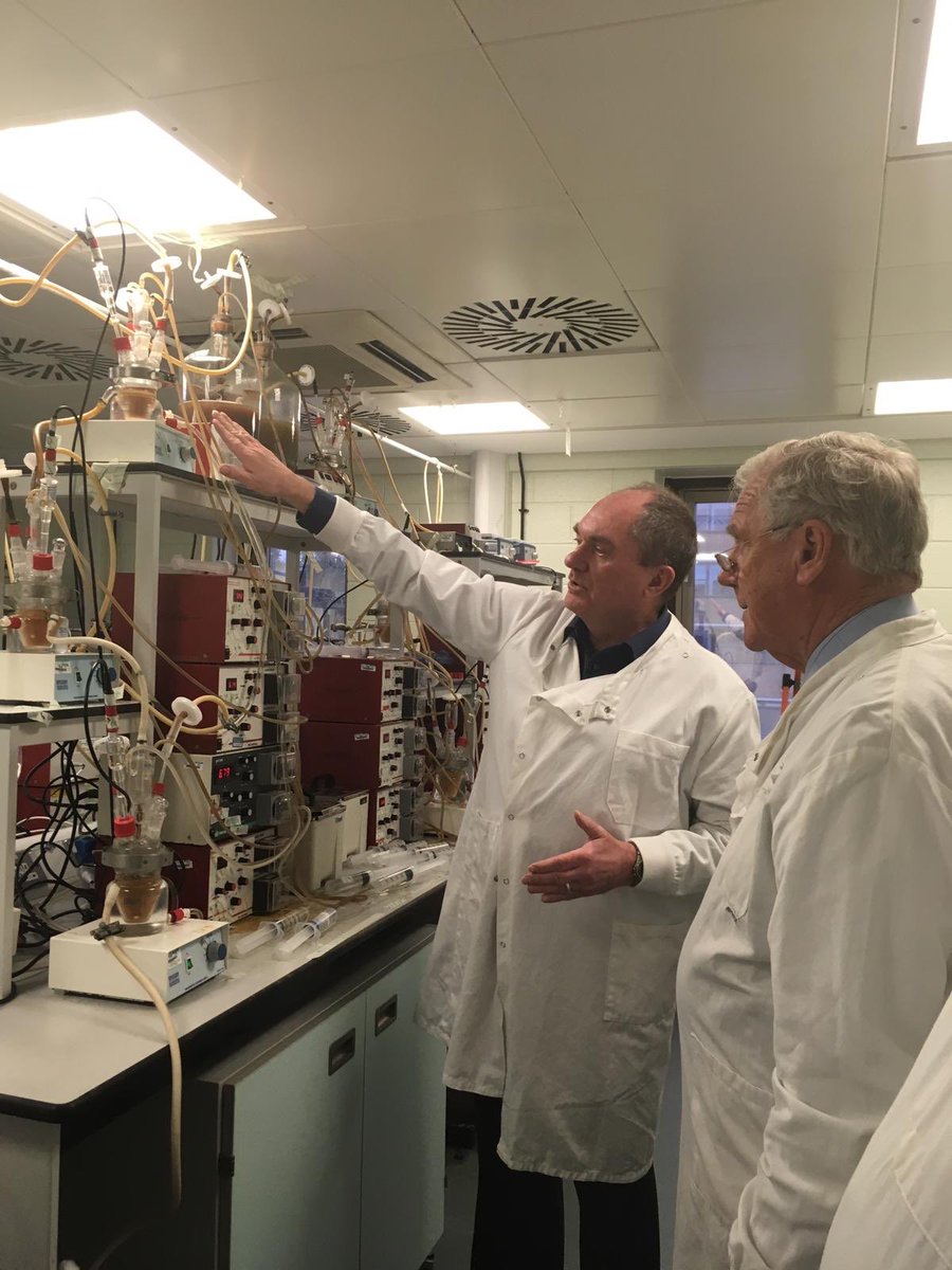 AppgMicrobiome's tweet photo. The APPG visited @UniRdg_FNS today to see the glass gut models, validated to model the human gut and used to assess the viability of research projects prior to human trials (no need to test on mice, this way). Here are Lords Haworth and Taylor with gut guru Professor Glenn Gibson https://t.co/Im2oNsPqZZ