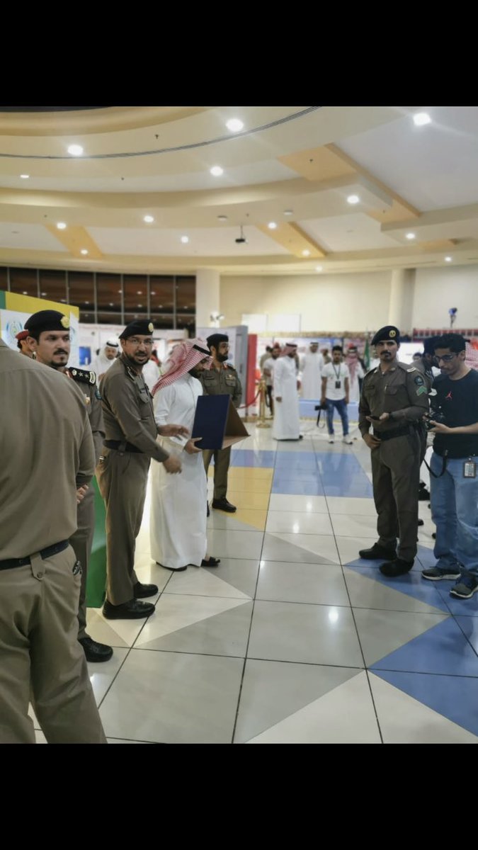 yyaaasss's tweet photo. بفضل من الله تم انتهاء مشاركة اللجن�� التنسيقية الهندسية بالمدينة المنورة في اليوم العالمي للدفاع المدني في سوق الراشد مول على مدار خمسة أيام.
وتم تكريم اللجنة على مشاركته المميزة.
شكر خاص للمتطوعين على مابذلوا من وقت وجهد للخدمة الوطن والمجتمع. https://t.co/OpXlq73mts
