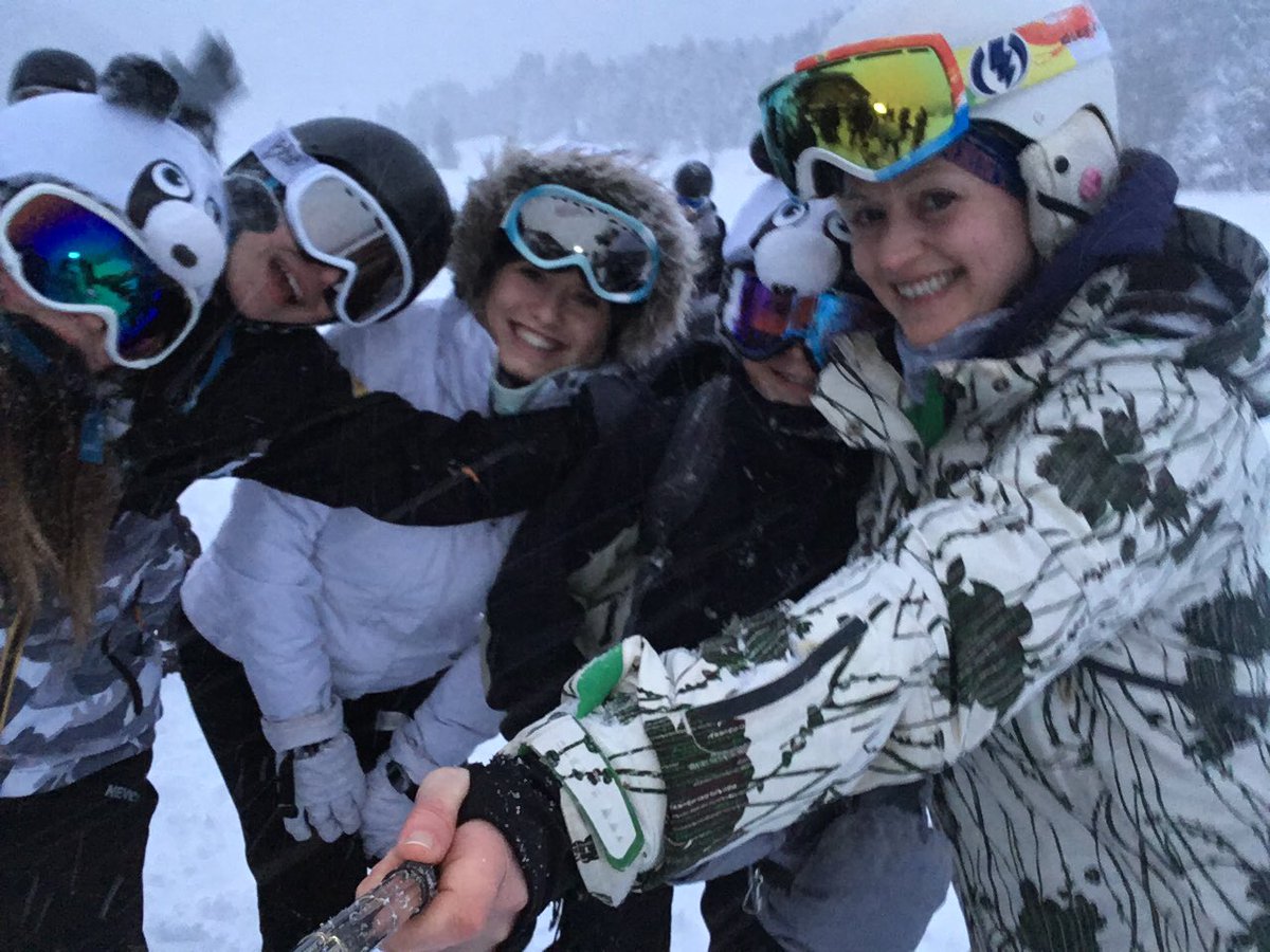 PPencelli's tweet photo. Miss found the selfie stick 😂 https://t.co/SGXXcsQ0P8