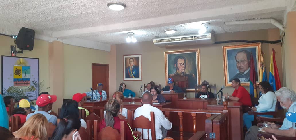 ConcejoGuacara's tweet photo. #EnFotos 📸|Cámara Municipal de Guacara rinde homenaje, en Sesión Especial al líder de la Revolución Bolivariana Hugo Chávez. Reafirmando su compromiso y lealtad con el Comandante, quien dejó encendida la llama de la Patria en cada logro de la revolución.
#ConChávezLealesSiempre https://t.co/A6JGHeSf6f