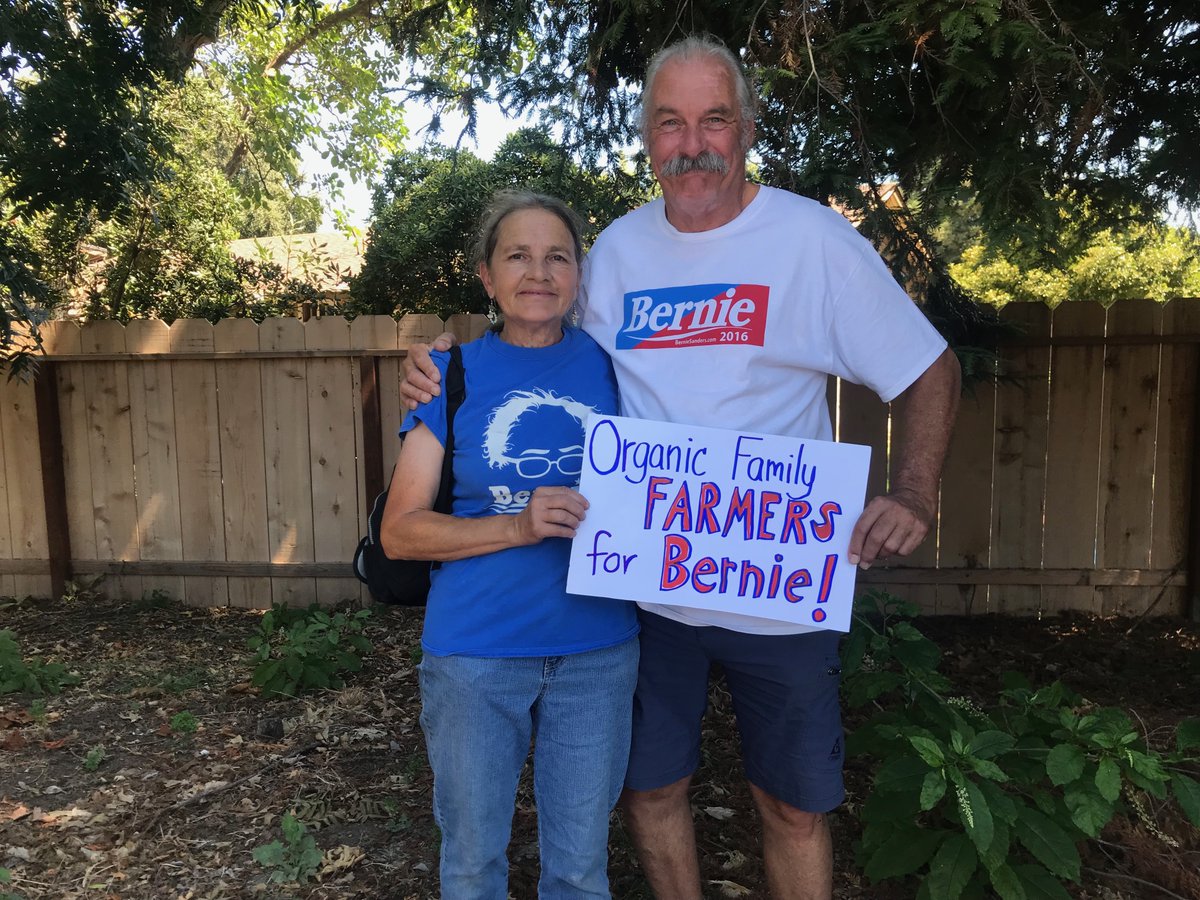 sunstretch's tweet photo. Before #BernieSanders entered the 2016 race, I petitioned Senator Warren to run. There's a lot I admire about #Warren, including creating the #CFPB. I greatly hope she joins #TeamBernie today! #BernieBeatsTrump #WarrenToBernie #WarrenDemocrat #FarmersForBernie https://t.co/qjadcl5C4C