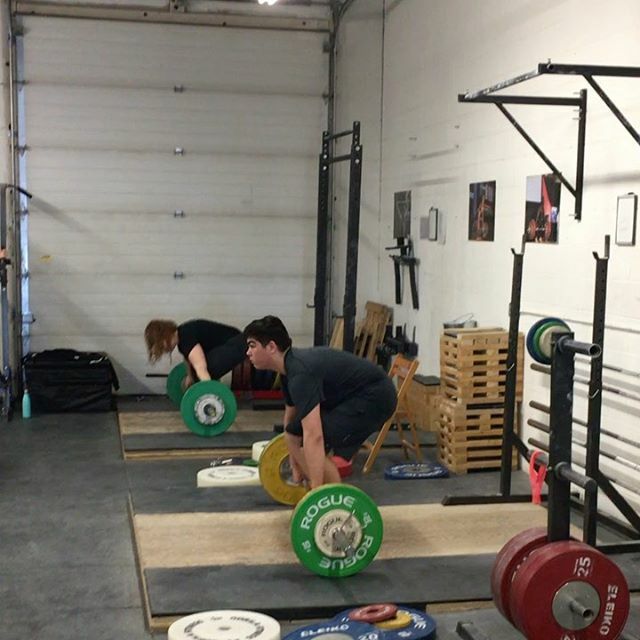 heavy_evy's tweet photo. Easy or from young football player Nate!

#farmstrong #futurechamps #football #training https://t.co/iwQ7NvWEVs https://t.co/UZq4U9RRe4
