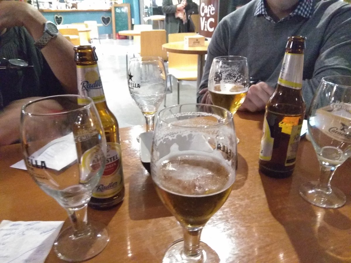 AnnaCinca's tweet photo. Planificant el #teacherschef Hàbit 7 #esmolalaserra #brutals! https://t.co/hOrbYEPN1z