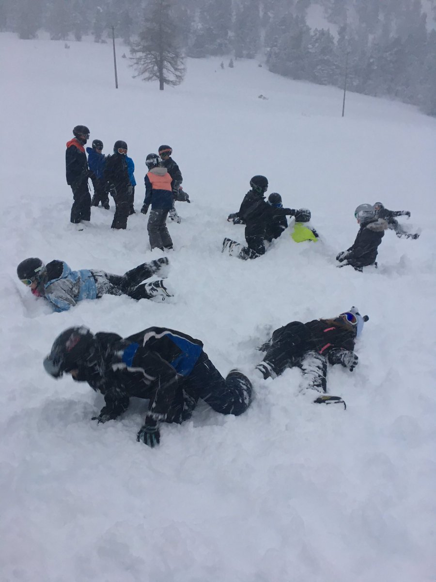 PPencelli's tweet photo. More snow games or are they just falling?! https://t.co/E9qibjsHxA