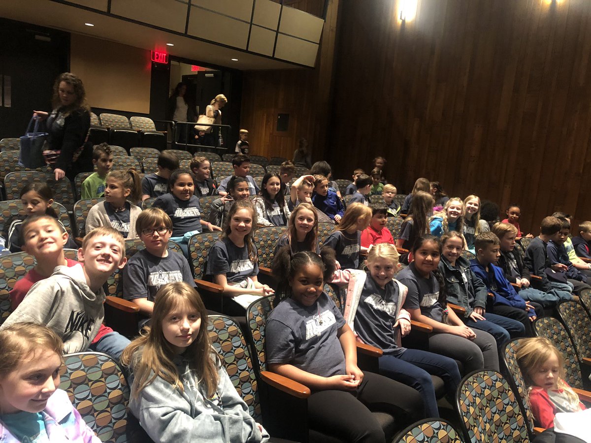 pstrickland22's tweet photo. Great day! Saw the play ‘Charlotte’s Web’ at MTSU, had lunch, and played at the park! @MarvinWrightEle https://t.co/51csOsSRJU