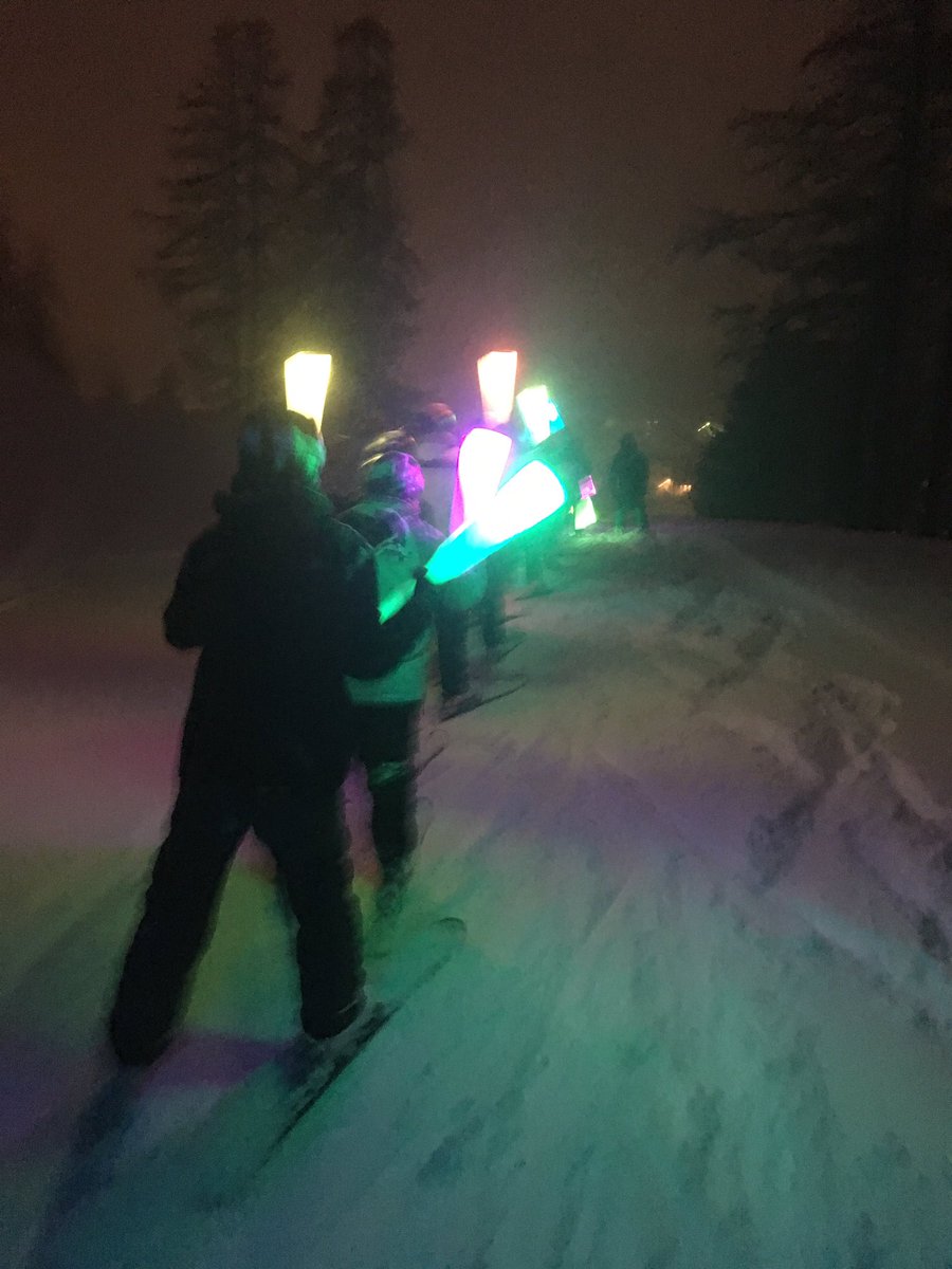 PPencelli's tweet photo. All the pretty lights https://t.co/SP78vBG6At