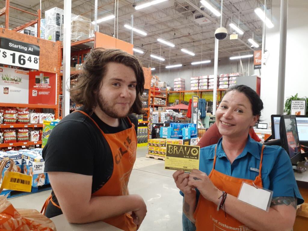 M5Lorie's tweet photo. ✴️ #BRAVO ✴️ @0275Homedepot Alisha #ofa has a Bravo for Caleb 🤩#lottech who is always willing to help Taking care of our customers & each other #teamwork #HomeDepot 🍊 #orangepark 💥⭐️💥 #appreciation #livetheorangelife https://t.co/g6hcydFOuV