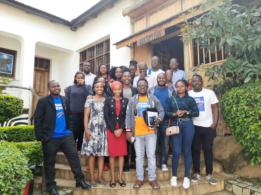 Group photo for intern Workshop and team meeting <a href="/sunset/">Sunset</a> hotel. A lot of experience indeed.
<a href="/Agriterra/">Agriterra</a>